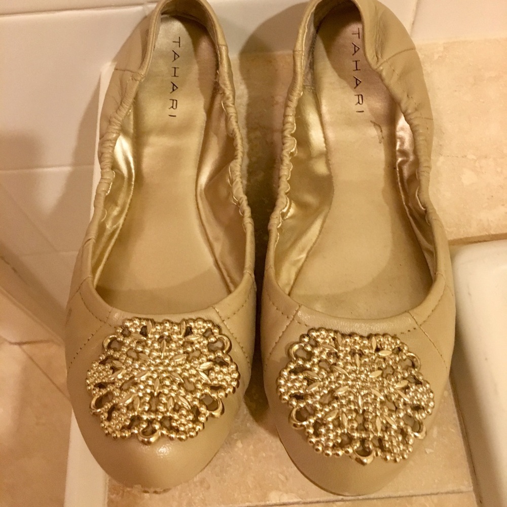 Tahari shoes